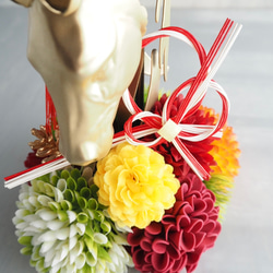 午年モチーフとマムのモダンお正月アレンジ/馬のオブジェ×和モダンマム 11枚目の画像