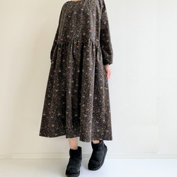 リバティ長袖ワンピース＜30チャイルドフッド・コラージュ ブルー