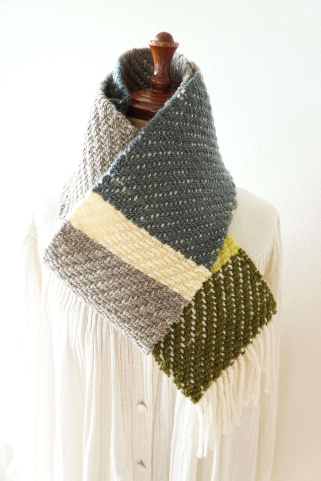 ホームスパン もこもこ綾織りマフラー　しましまナチュラルグレー