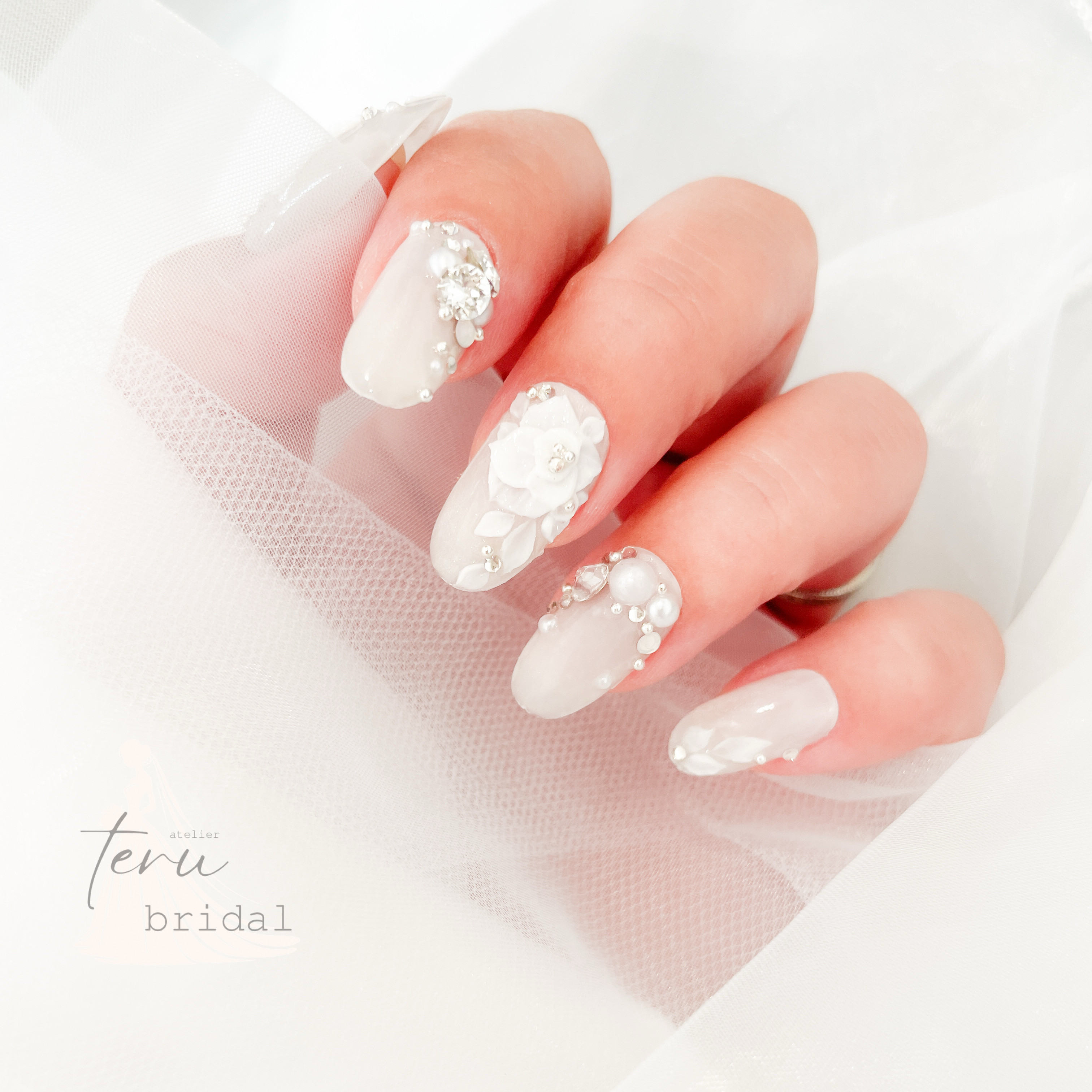 ブライダル ネイルチップ パールホワイト 3D フラワー