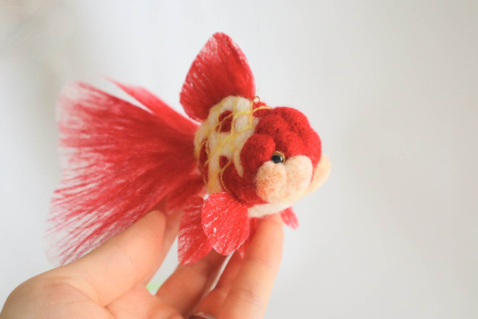 【受注制作】たゆたう金魚モビールM-更紗オランダ-　金魚　羊毛フェルト　誕生日　ペット　動物　アクアリウム　透明