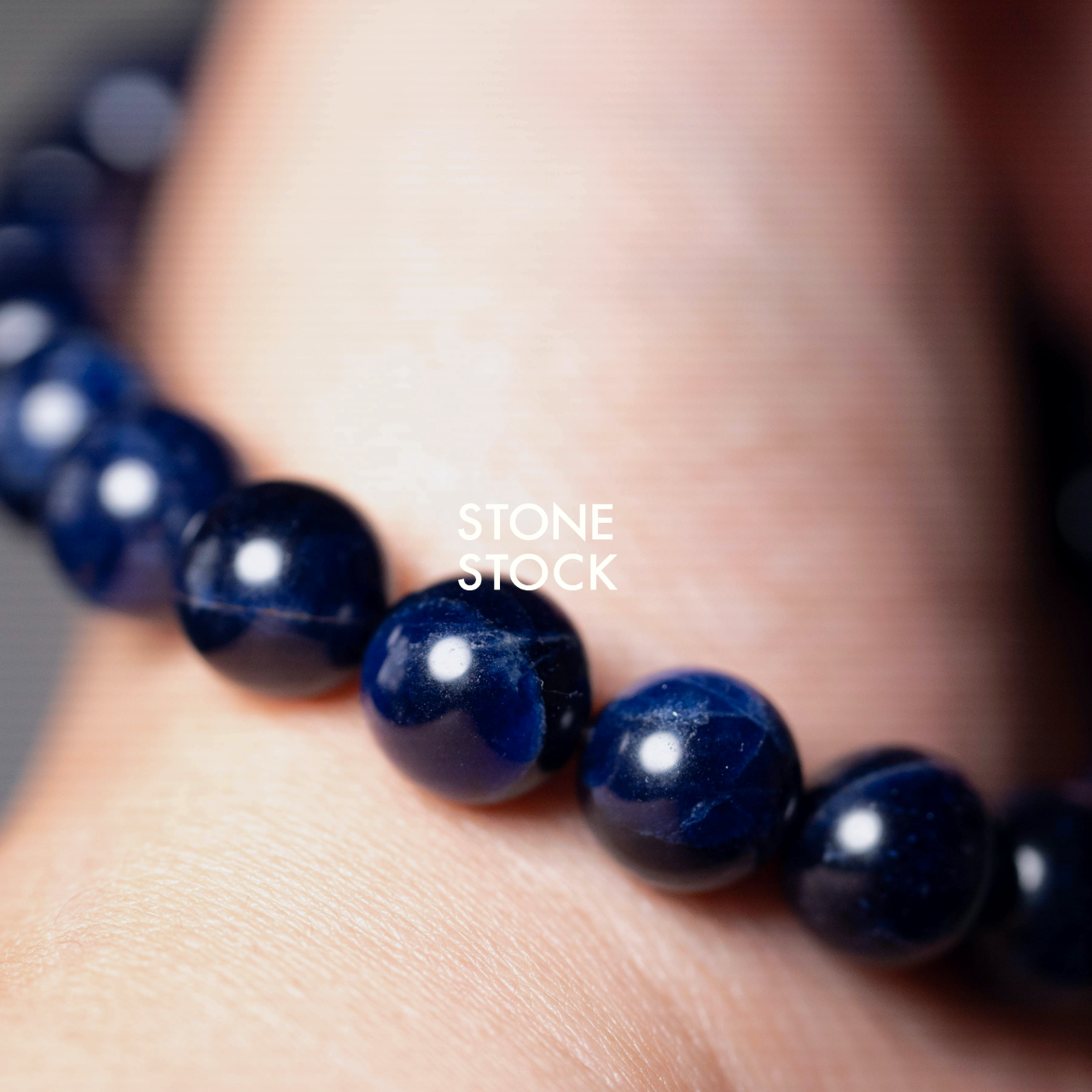 ソーダライト　8mm /濃紺の高級感あふれる天然石