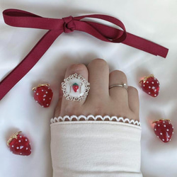 リング「ホワイトストロベリー＆パール」 いちご 苺 パール ハンドメイド 指輪 リング「ホワイトストロベリー＆パール」 いちご 苺 パール