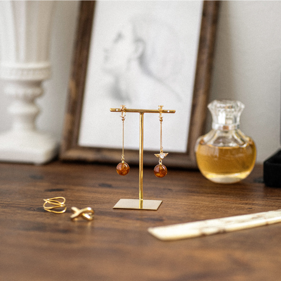 うちの子メモリアル｜遺毛レジン ピアス／イヤリング｜天使チャーム・ゴールド｜虹の橋ジュエリー【オーダーメイド】