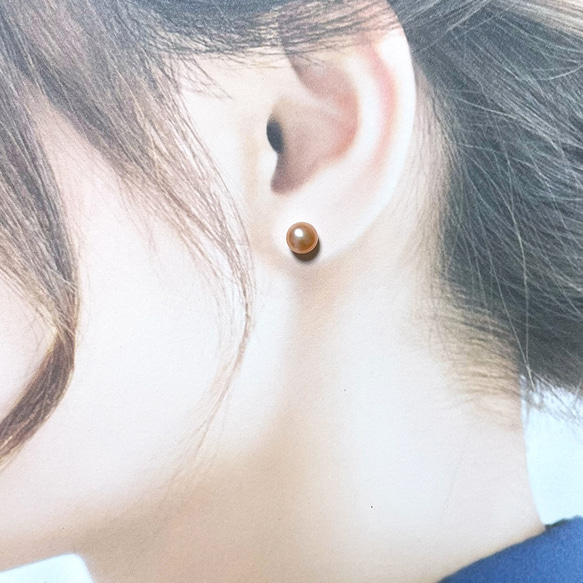 オレンジ系 本真珠のスタッドピアス/イヤリング 淡水パール  チタン SV925 小粒 6mm 7mm 金属アレルギー 4枚目の画像