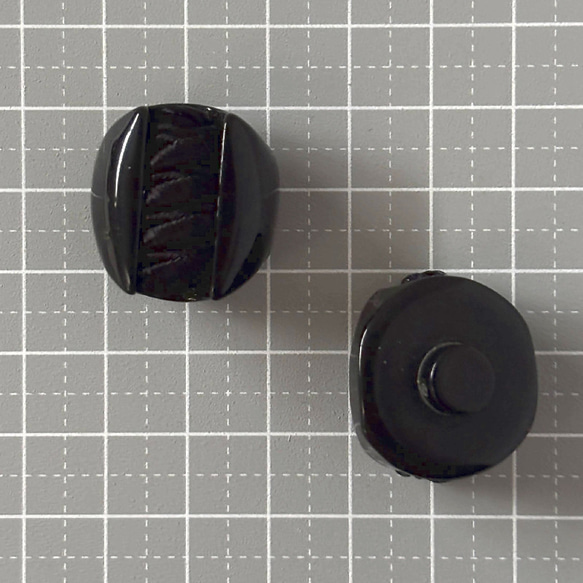 ボタン レトロ 紐 ブラック 黒 裏足 22mm×24mm 6個セット ew-288 4枚目の画像