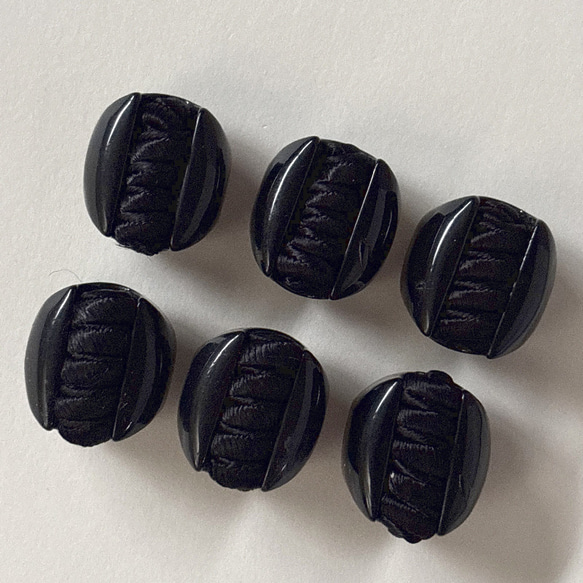 ボタン レトロ 紐 ブラック 黒 裏足 22mm×24mm 6個セット ew-288 1枚目の画像
