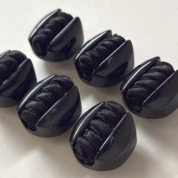 ボタン レトロ 紐 ブラック 黒 裏足 22mm×24mm 6個セット ew-288 2枚目の画像