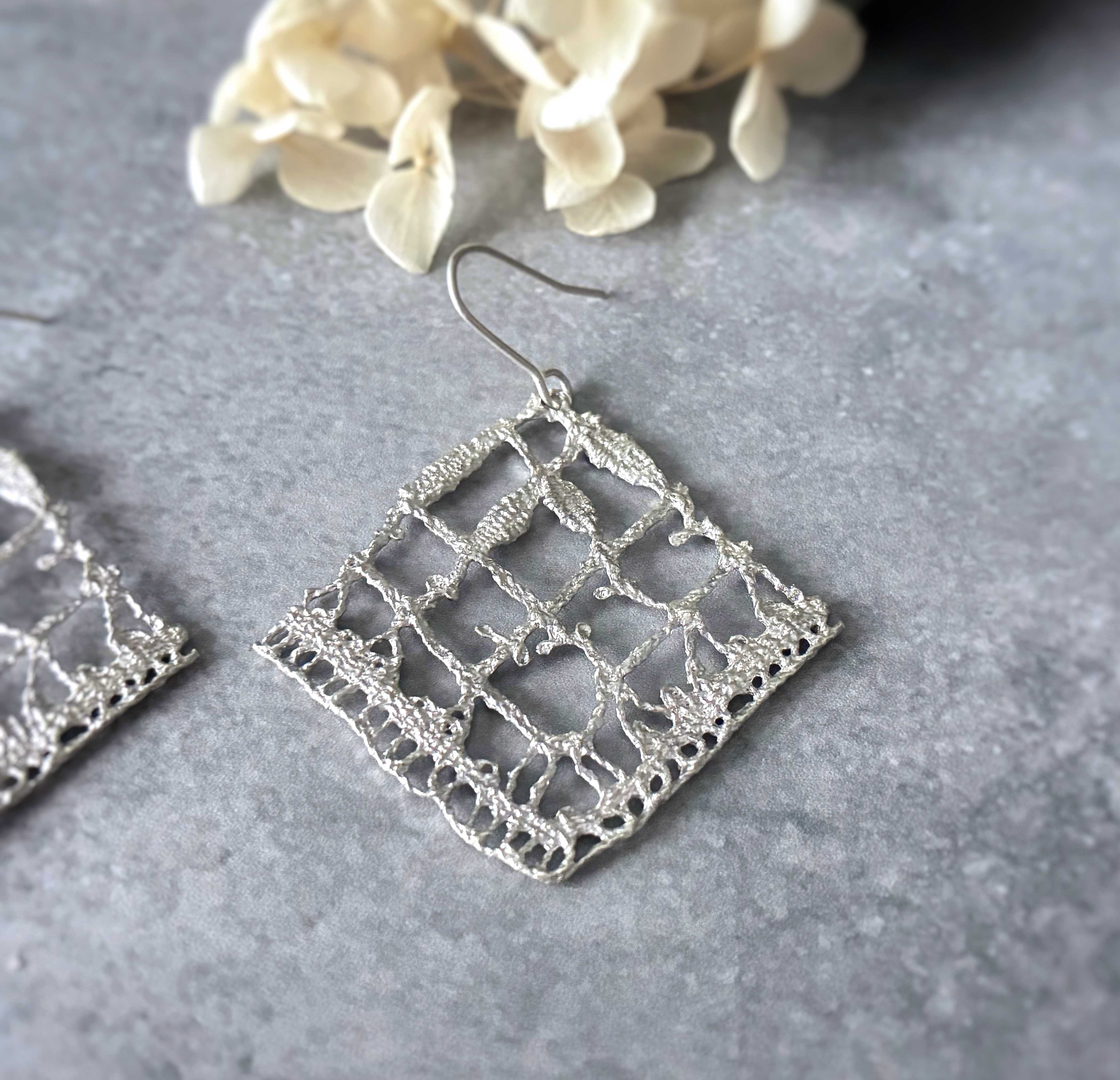 アンティークレースのピアス