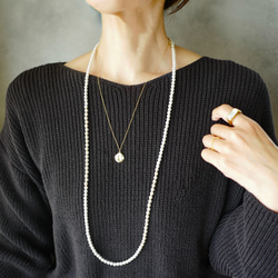 【配戴即可展現優雅氣質】珍珠金雙股項鍊，可單戴或雙股配戴。完美搭配畢業典禮、入學典禮和針織衫。秋冬季節適用。 第9張的照片