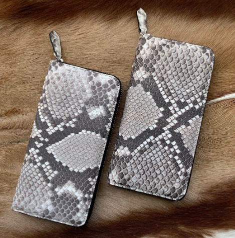お洒落なパイソン 長財布　天然革柄　一点のみ