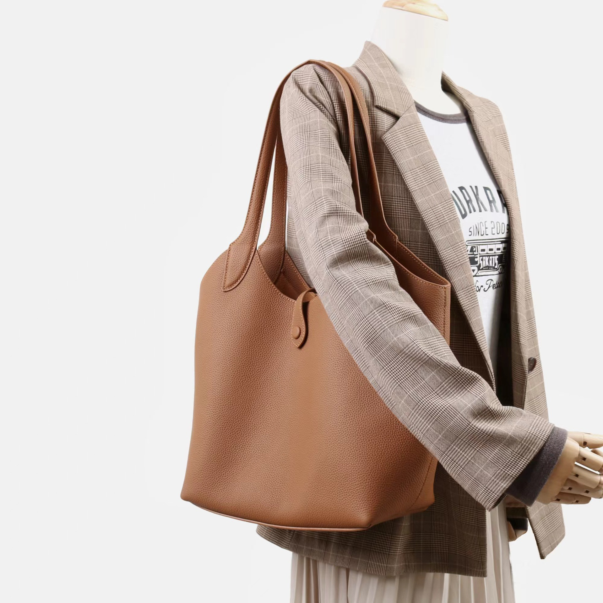 上質本革｜大容量トートバッグ｜軽やかで上品な通勤バッグ｜小粋で大人のハイエンドバッグ