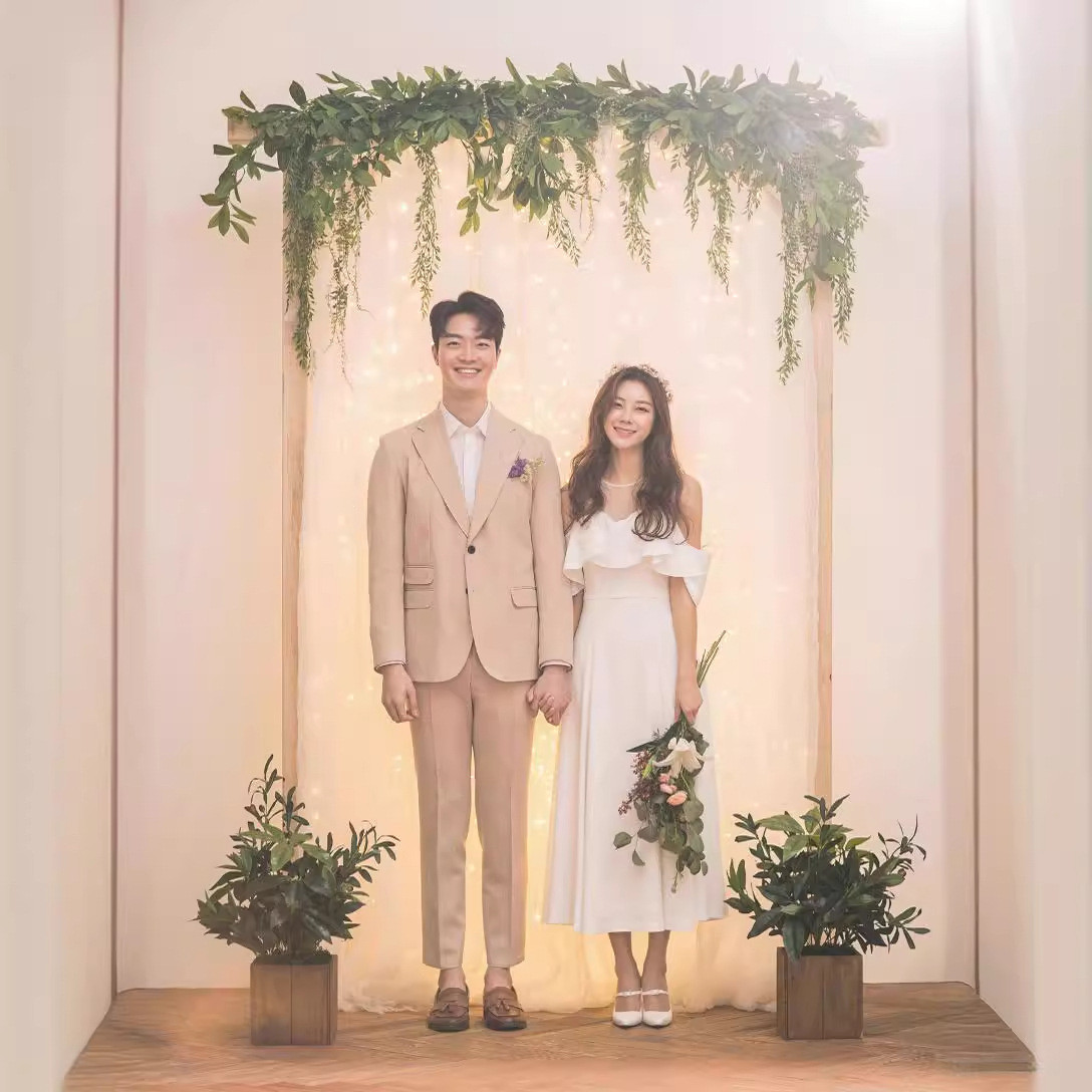 高級感 白 黒 サテン ウェディングドレス プリンセス 韓国風 シンプル 花嫁 誕生日 二次会 前撮り HL612