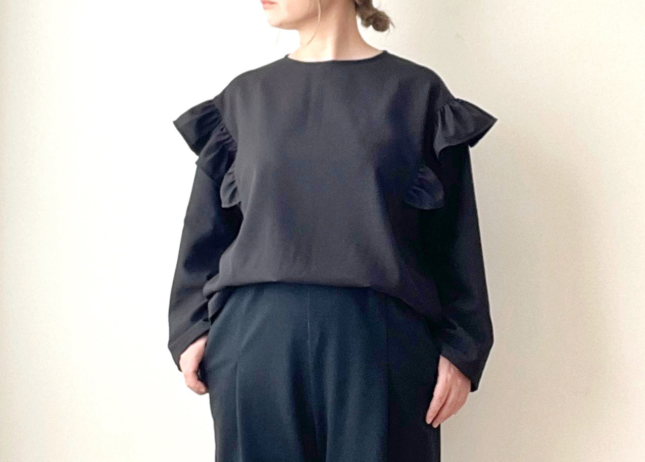 ショルダーフリル♡ドルマンスリーブブラウス