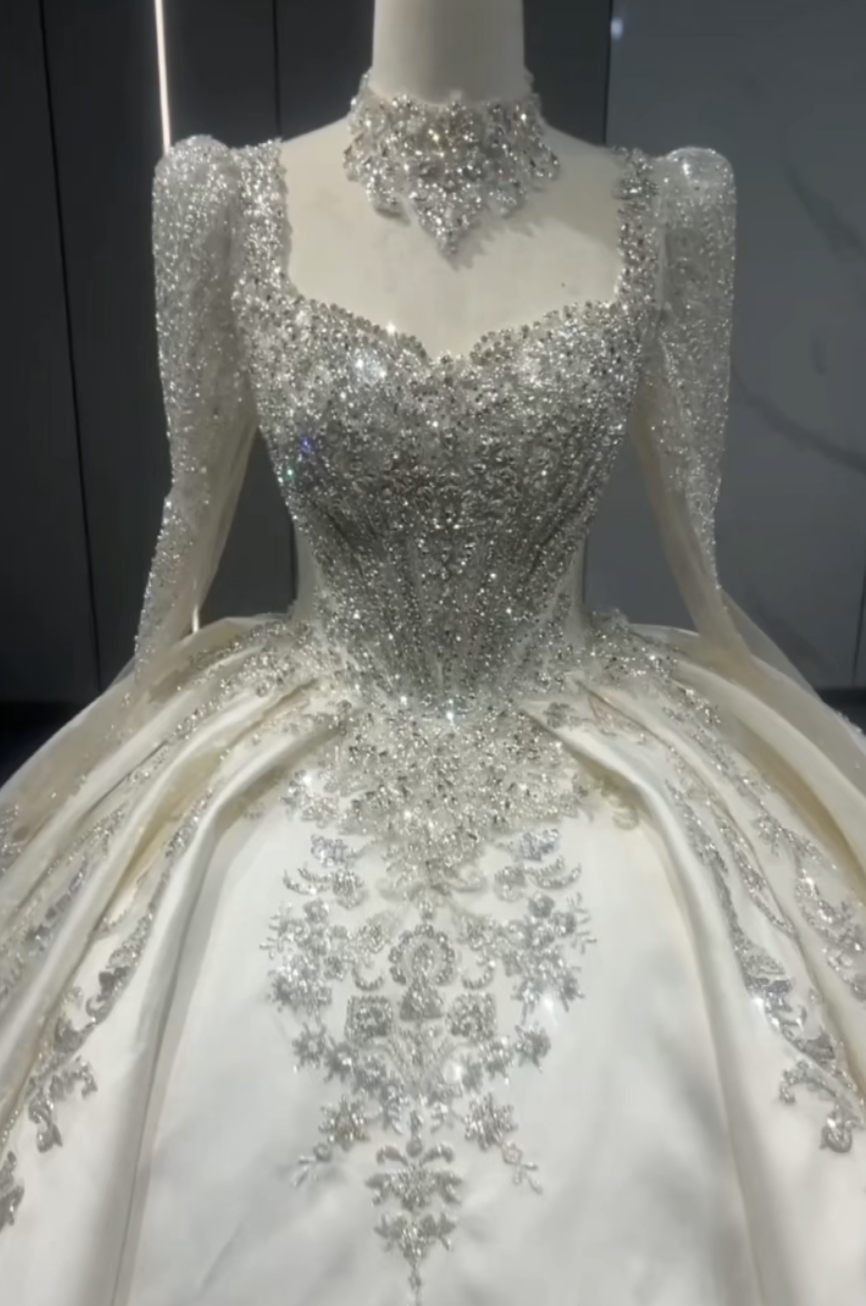 買わないと損　高級感　オフショルダー　二の腕を隠せる　ロングトレーン　サイズオーダー可能　キラキラチュールスパコール付き