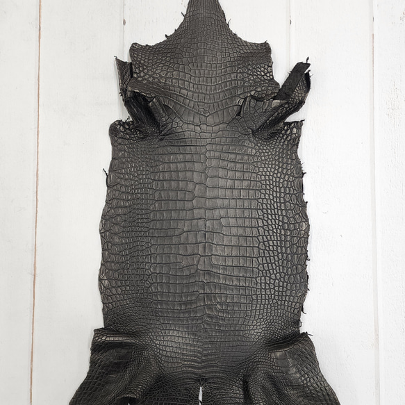 ワニ革 クロコ 半艶マット  黒　No.C009007 1枚目の画像