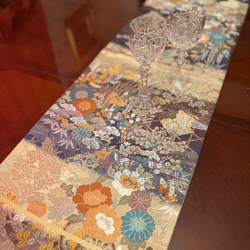 豪華刺繍 花嫁衣装の丸帯から作ったタッセル付き正絹テーブルランナー