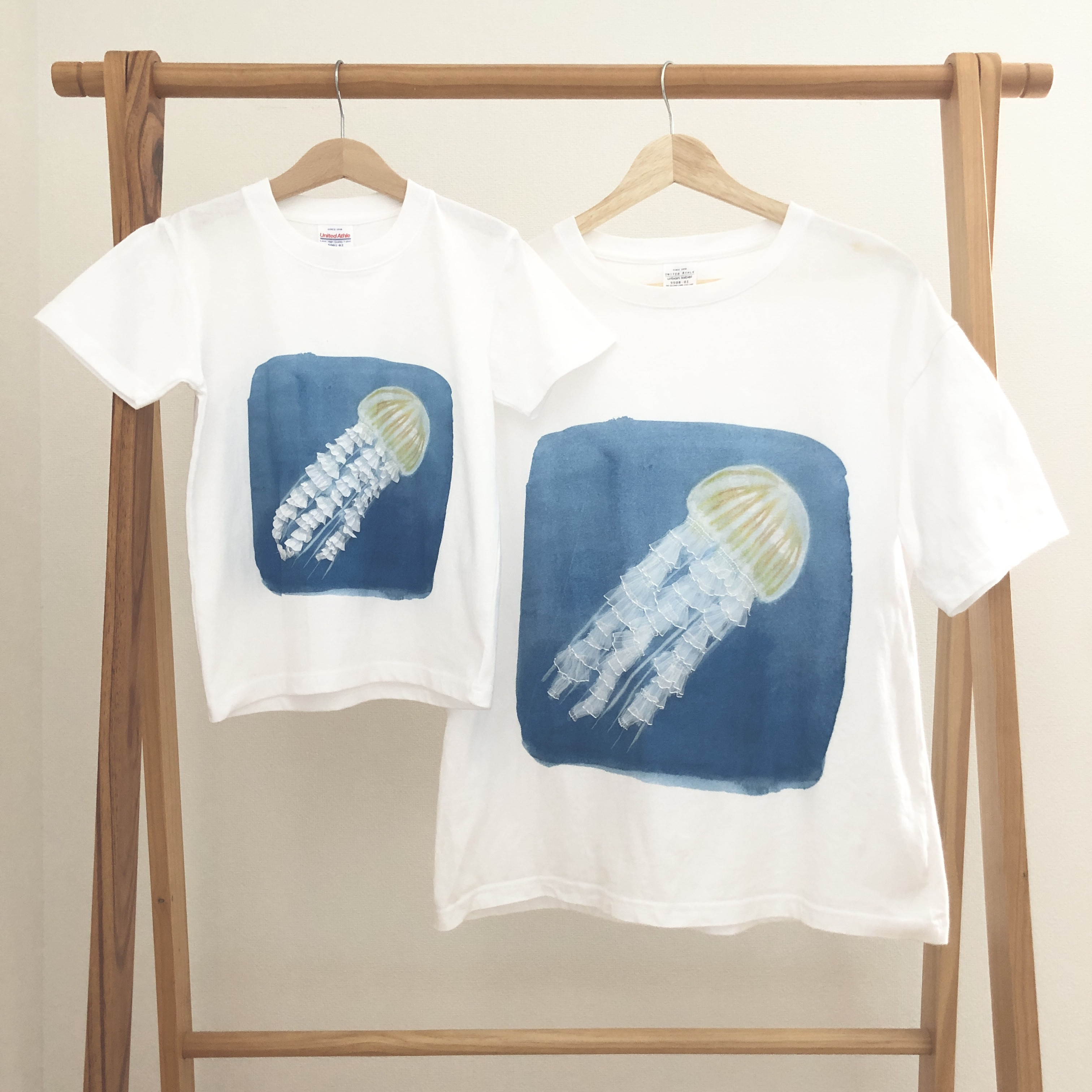 アカクラゲのふりふりフリルＴシャツ【子ども用】