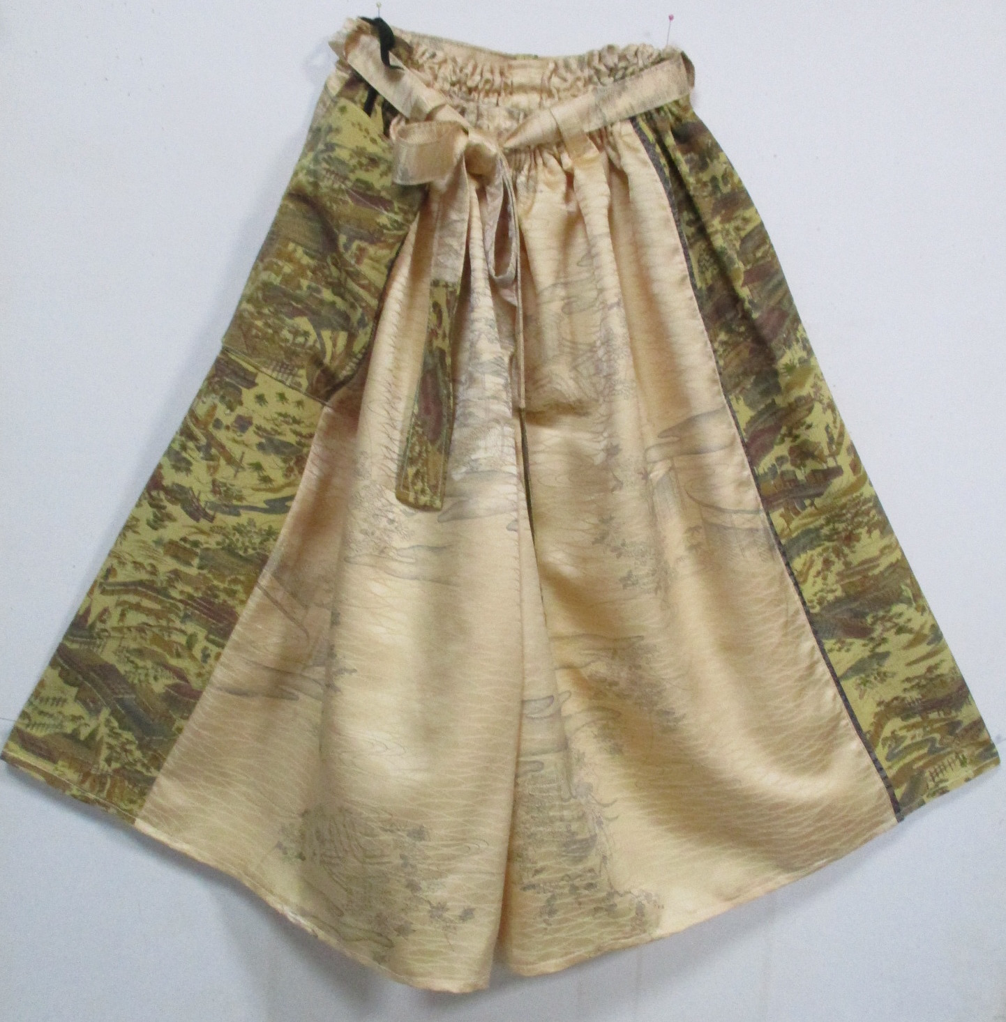 ８５２２　着物で作ったキュロットスカート