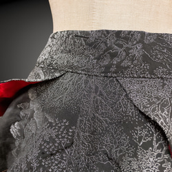 黒 銀刺繍 裏赤 フリルサッシュベルト リボン ウエスト 67〜87cm  太ベルト 着物リメイク 衣装 N71110 4枚目の画像