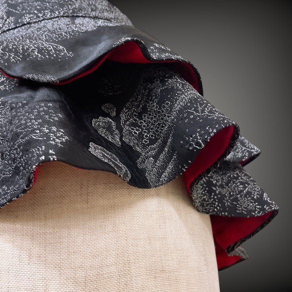 黒 銀刺繍 裏赤 フリルサッシュベルト リボン ウエスト 67〜87cm  太ベルト 着物リメイク 衣装 N71110 2枚目の画像