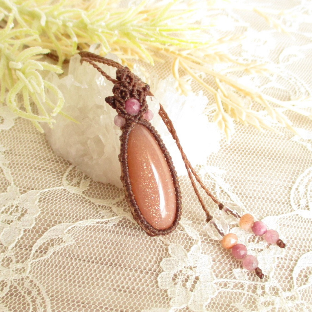 【✤ピーチカラー✤】オレンジムーンストーンのマクラメペンダント〈CP070〉