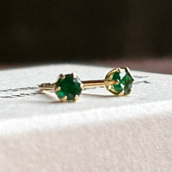 K18 Gold+Emerald 天然エメラルド 2mm スタッドピアス (両耳分
