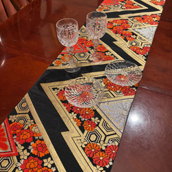 豪華刺繍 花嫁衣装の丸帯から作ったタッセル付き正絹テーブルランナー
