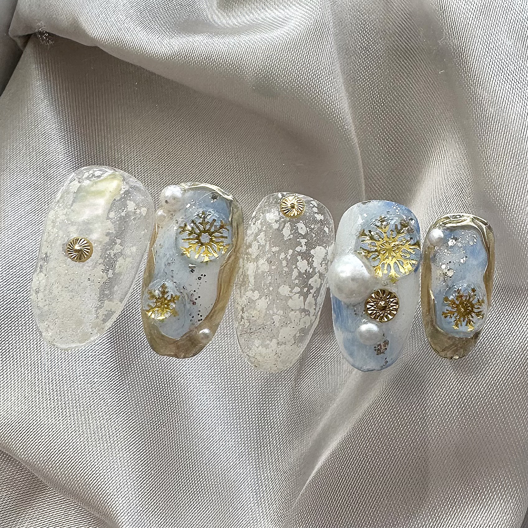 《冬限定》雪の結晶 × 氷ブルー 大人ニュアンス・パール×ゴールド／ネイルチップ