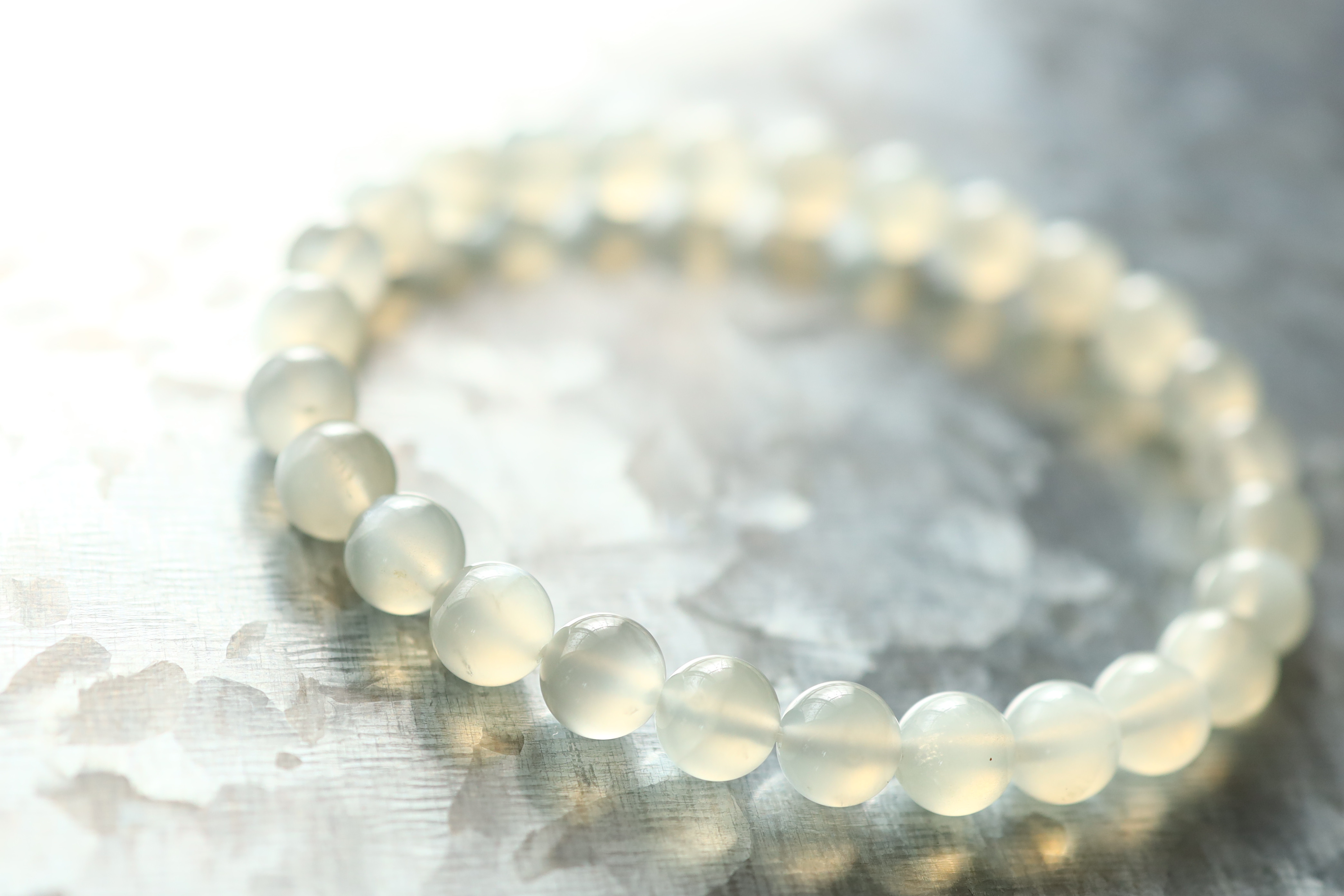 …☆プレミアムブレス☆月のパワーを秘めた石☆シルバームーンストーン：6.5ミリ☆天然石ブレスレット☆…