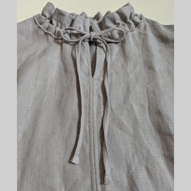 スタンドフリル　スキッパー　プルオーバー　ブラウス　リネン