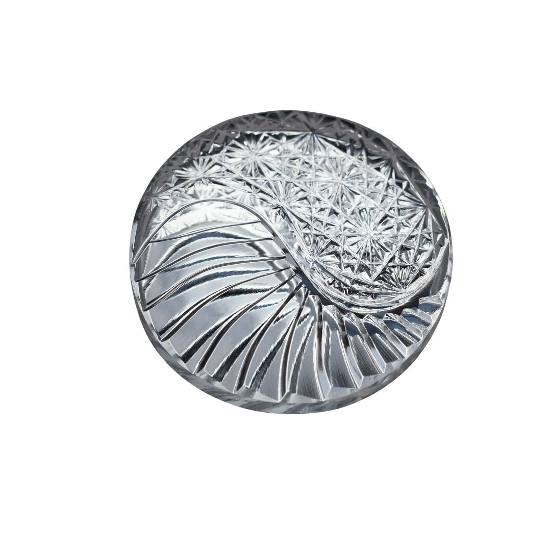 「運命の光が結ぶ縁」東京切子帯留　煌結　～こうゆ～