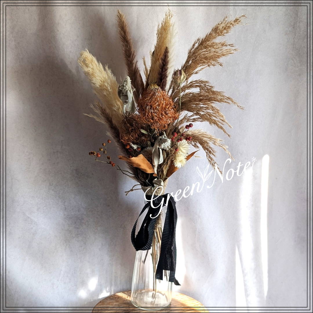 ガラスベース付きだから嬉しい！アンティークで素敵！パンパスグラスとピンクッションのドライフラワーアレンジメント＆スワッグ