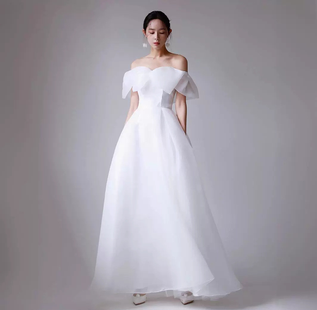 綺麗 白黒 オフショルダー リボン ウェディングドレス シンプル 花嫁 結婚式 誕生日 二次会 前撮り HL630