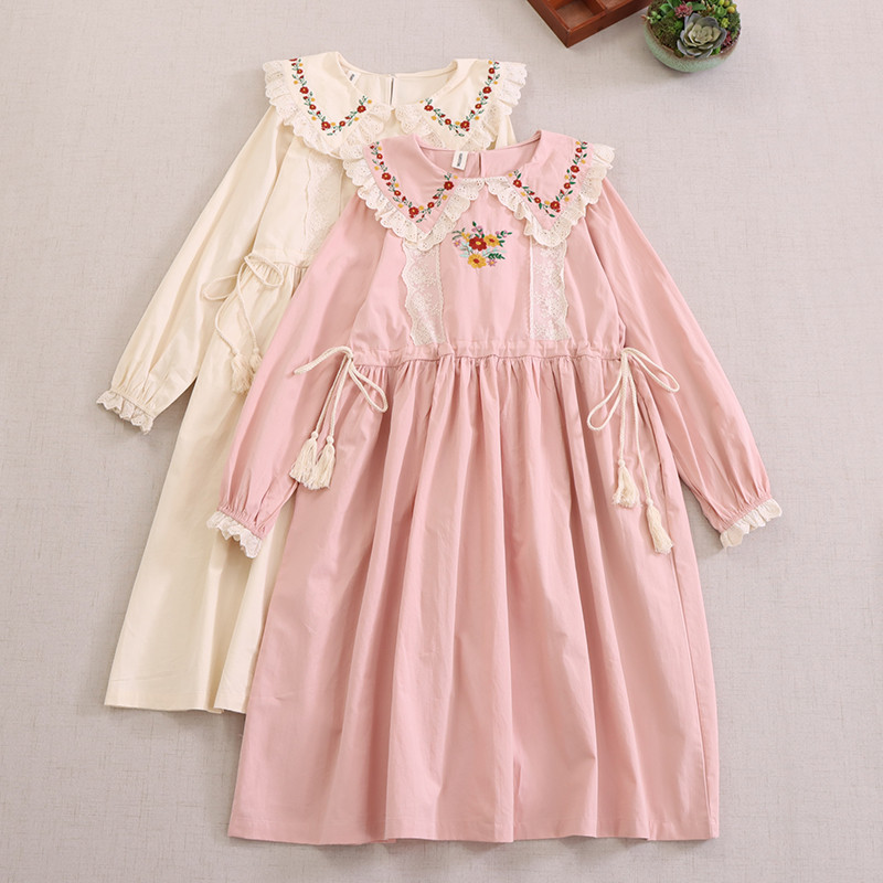 秋冬新作 甘美ガールワンピース 年齢を引かせない刺繍ベビーカット ロングスリーブ 両サイドリボンウエスト調整 プルオン