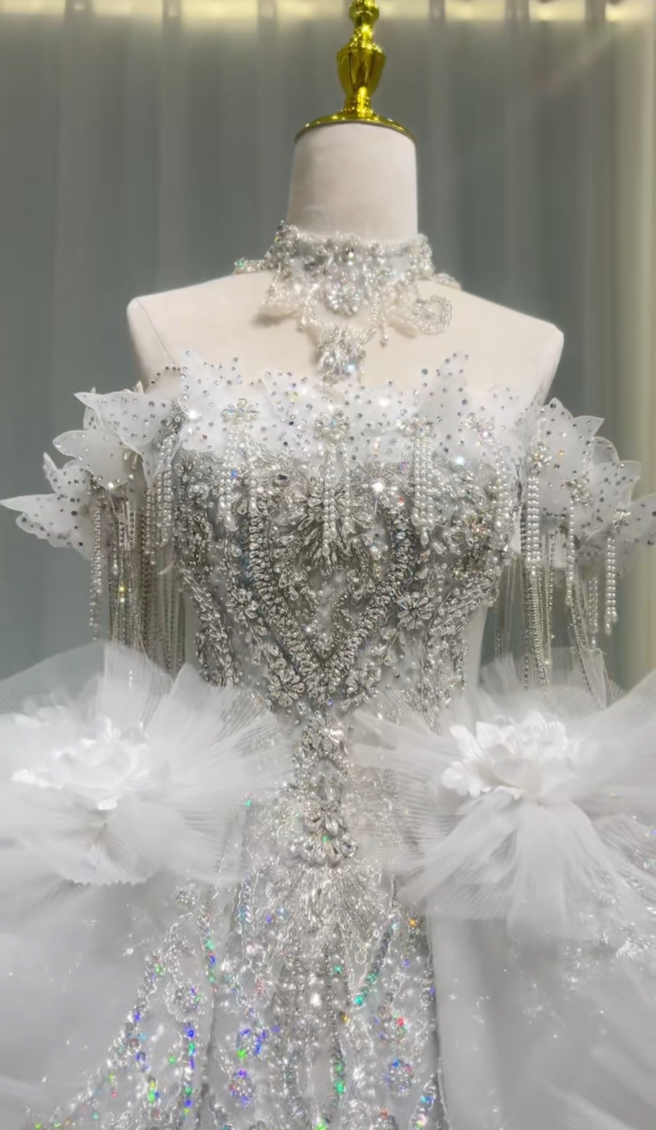 お買い得オフショルダー　ギャザースカート　プリンセスライン　フレアスカート　リボン細見えシルエット　編み上げ　前撮り挙式