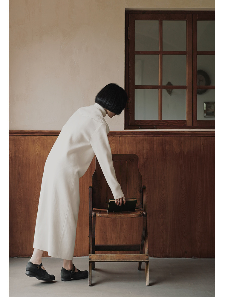 ホワイトニットワンピース 秋冬ミッドロングハイネックインナーセータードレス