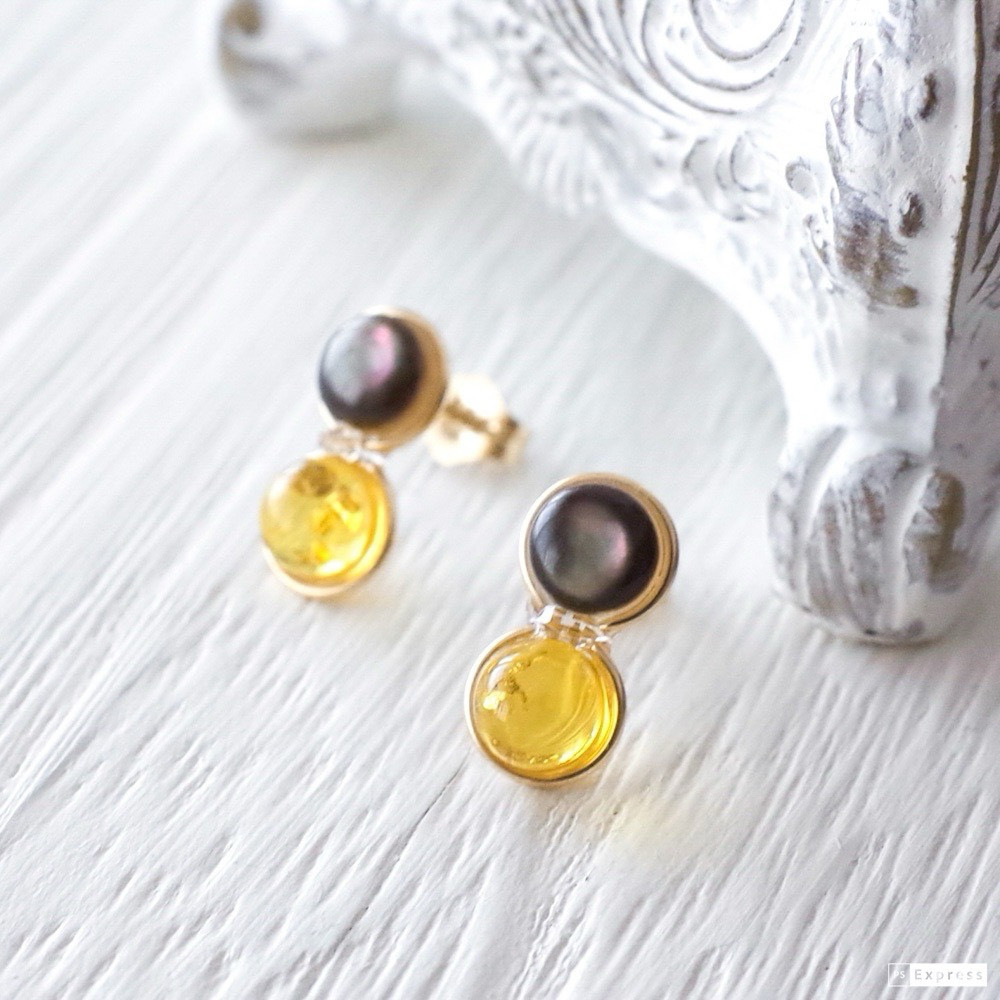 【ブラックシェル(黒蝶貝)&イエローカラーアンバー】のバイカラーピアス(14kgf)