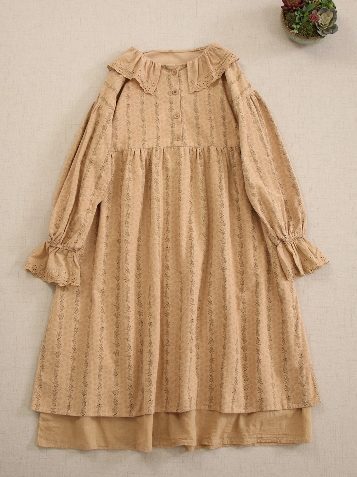 秋冬新作 刺繍レースカラー ロングスリーブワンピース ルーズ万能款 プルオン式 ダブルレイヤースカート ミッドレングス