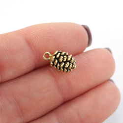 P4345 [2 件裝] 復古仿古金 16KGP 松果吊墜 第4張的照片