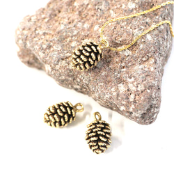 P4345 [2 件裝] 復古仿古金 16KGP 松果吊墜 第6張的照片