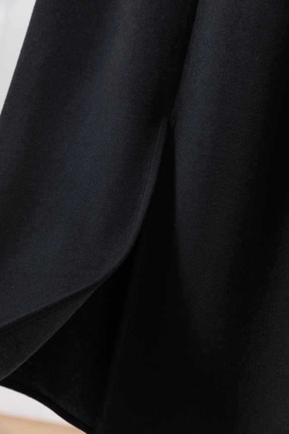 ★現貨★ 石墨烯內襯帶來卓越保暖效果。黑色複合佈料長裙，貨號：251118-3 第7張的照片