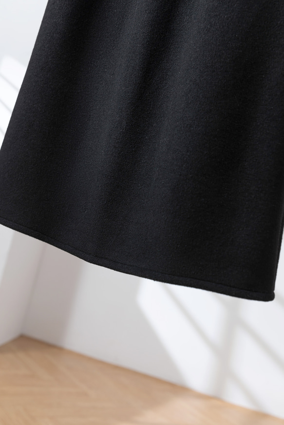 ★現貨★ 石墨烯內襯帶來卓越保暖效果。黑色複合佈料長裙，貨號：251118-3 第5張的照片