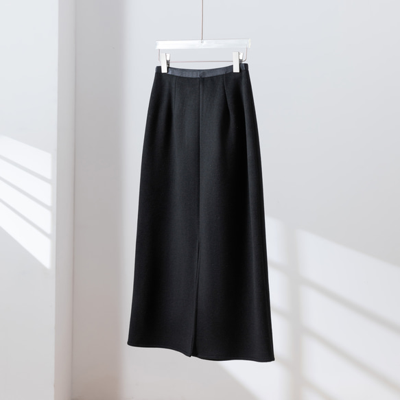 ★現貨★ 石墨烯內襯帶來卓越保暖效果。黑色複合佈料長裙，貨號：251118-3 第6張的照片