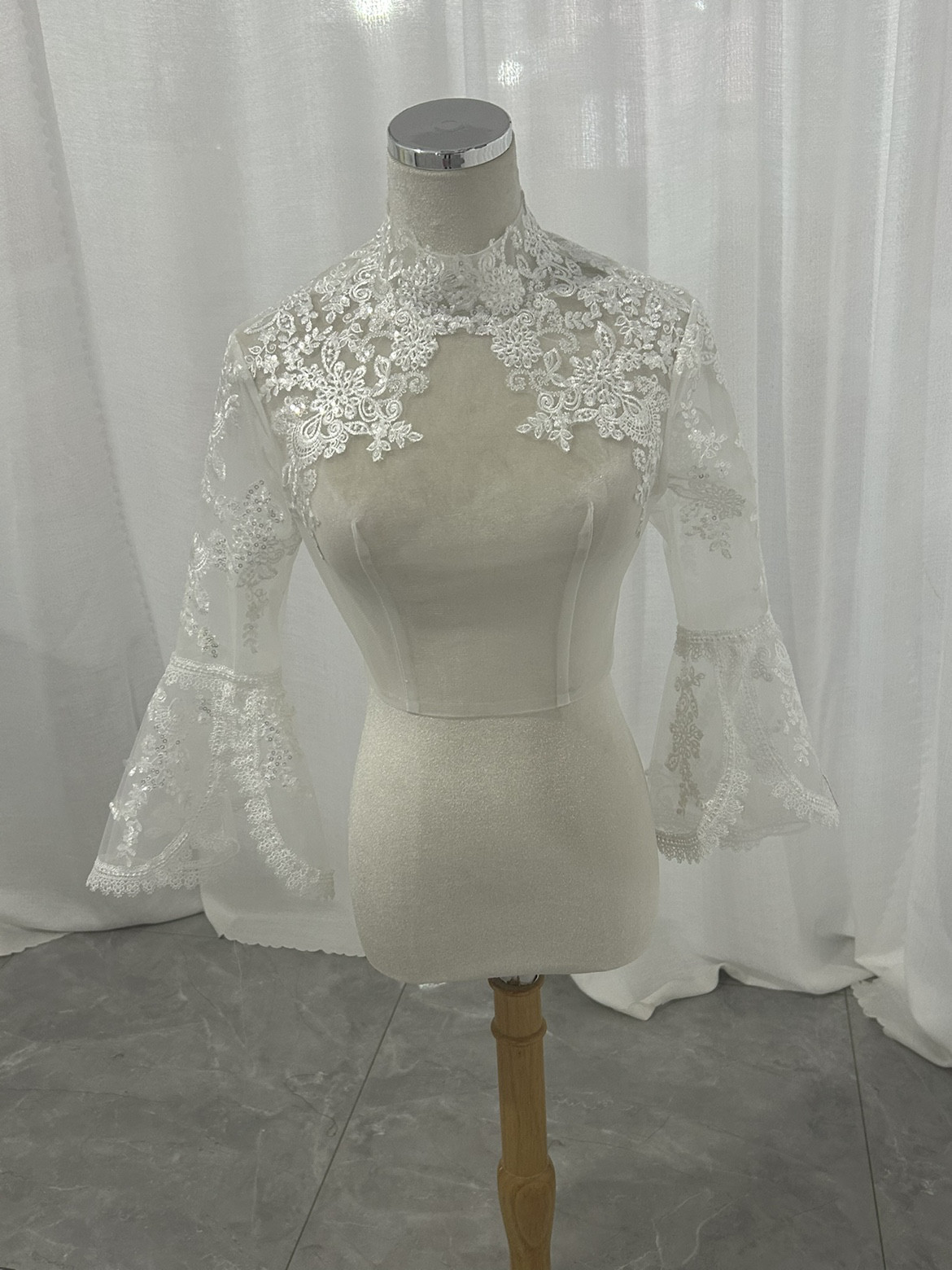 美品！ ウエディングド フレア袖 シアーな美しさ パール トップス /花嫁 抜群のおしゃれ見え