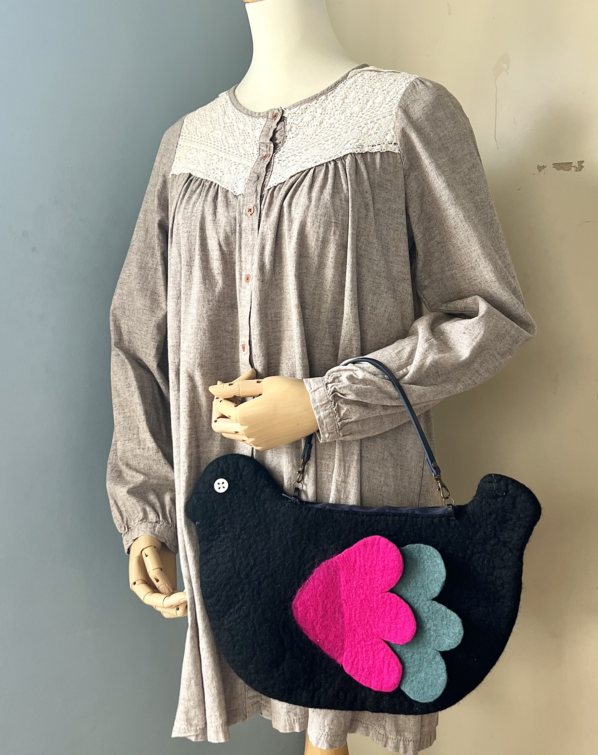 カラフルな動物ポーチ（鳥✖️ブラック）