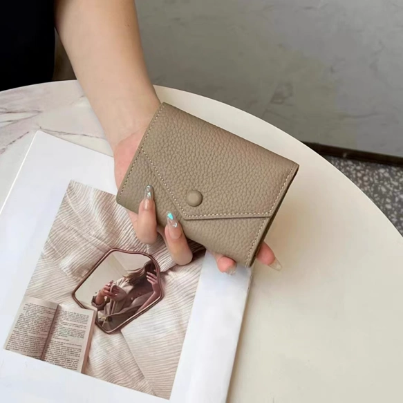 ミニ財布 、コンパクト財布、本革、 大容量 、小銭入れ、カード入れ、 財布、お正月、三つ折り財布