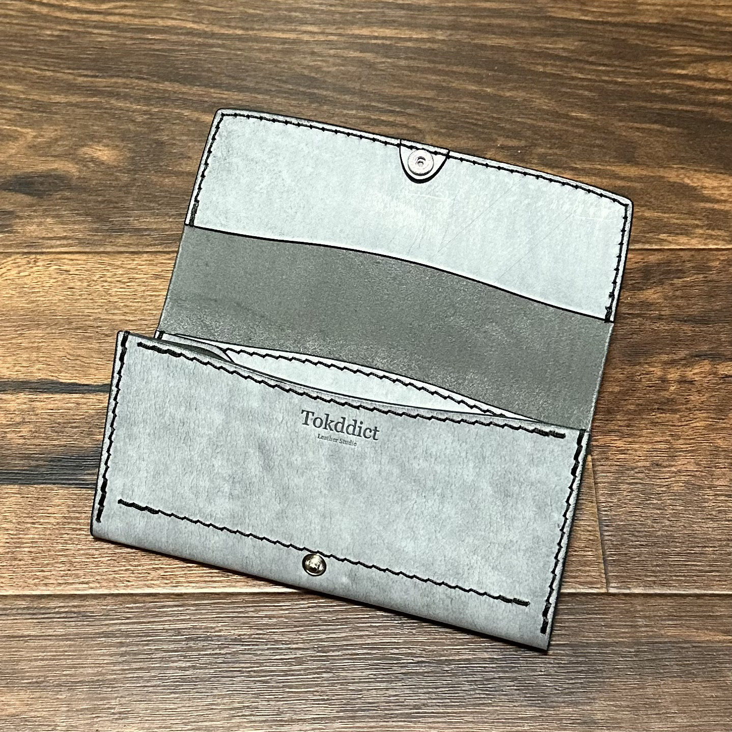 【ブラックです】ほぼ1万円札サイズの中身にアクセスしやすい薄めの長財布 イタリアンレザー【左利き用選択可能】 18,480円