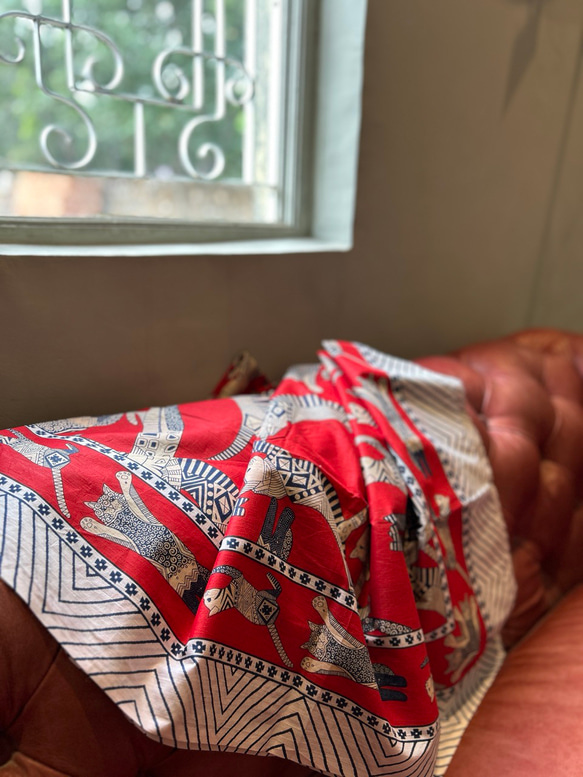 【再販】インド綿大判ストール/ドゥパタ 猫ちゃん Red 2枚目の画像