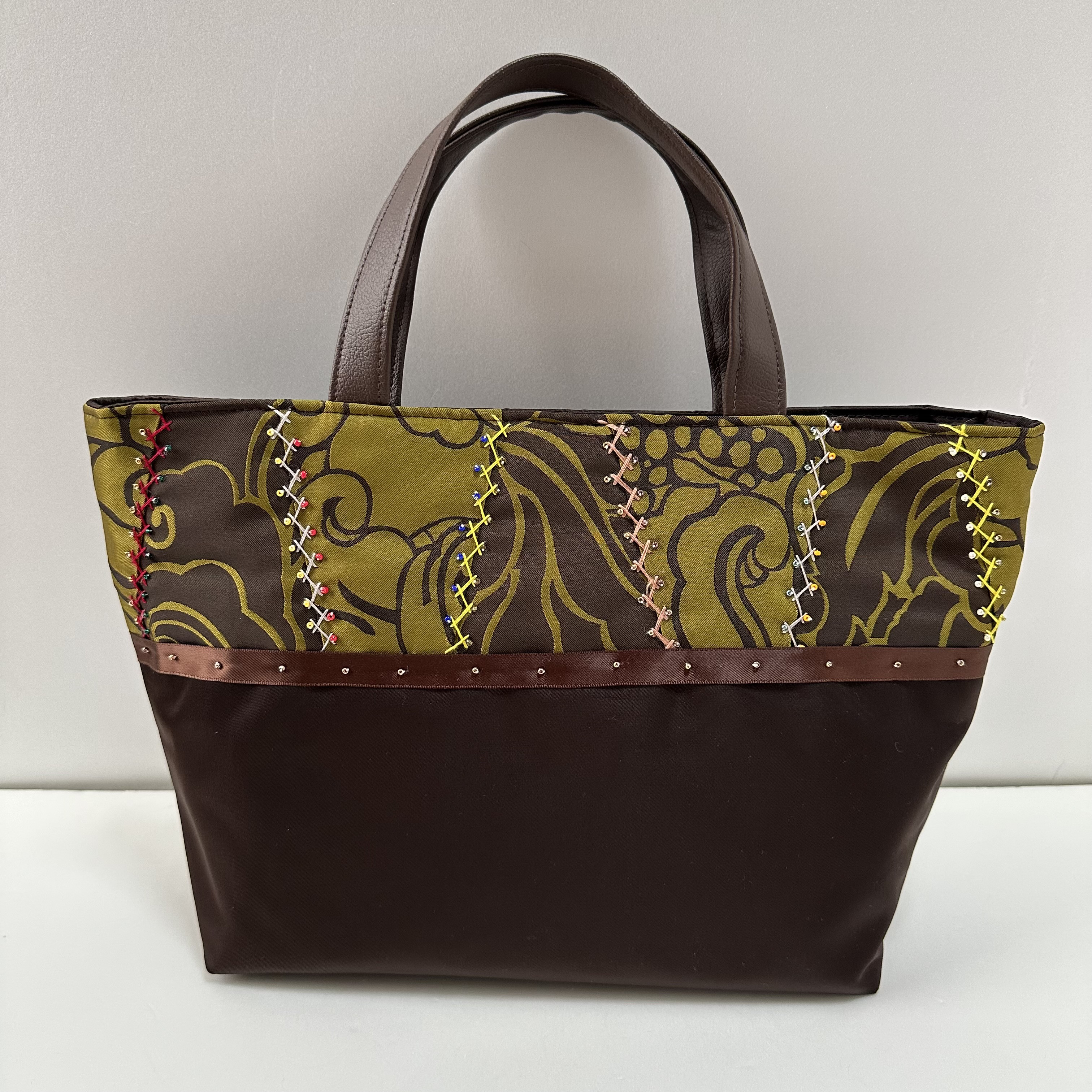 ブラウン x グリーン　V字キルトトート